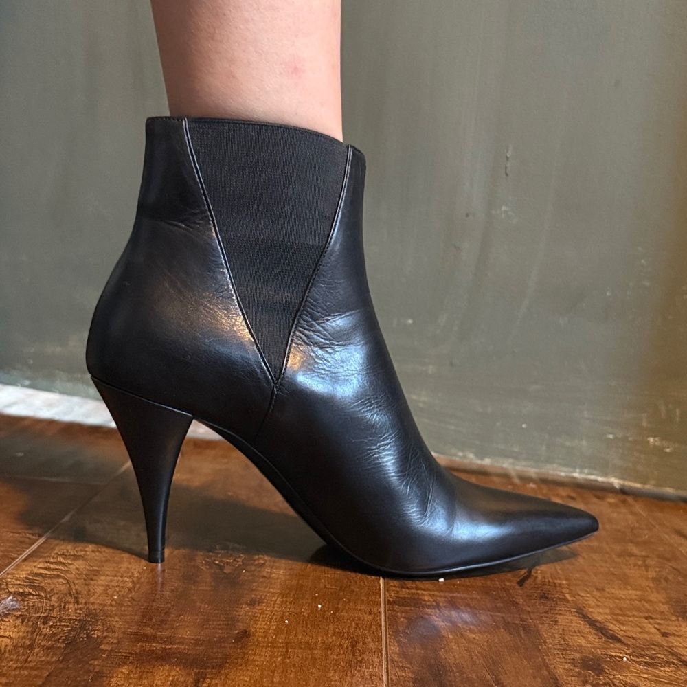 Elegant Black Ankle Boots